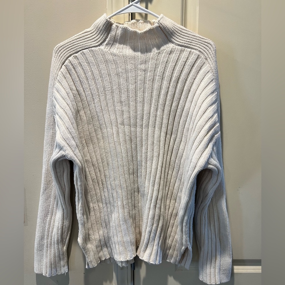 Abercrombie & Fitch Large Ivory Sweater